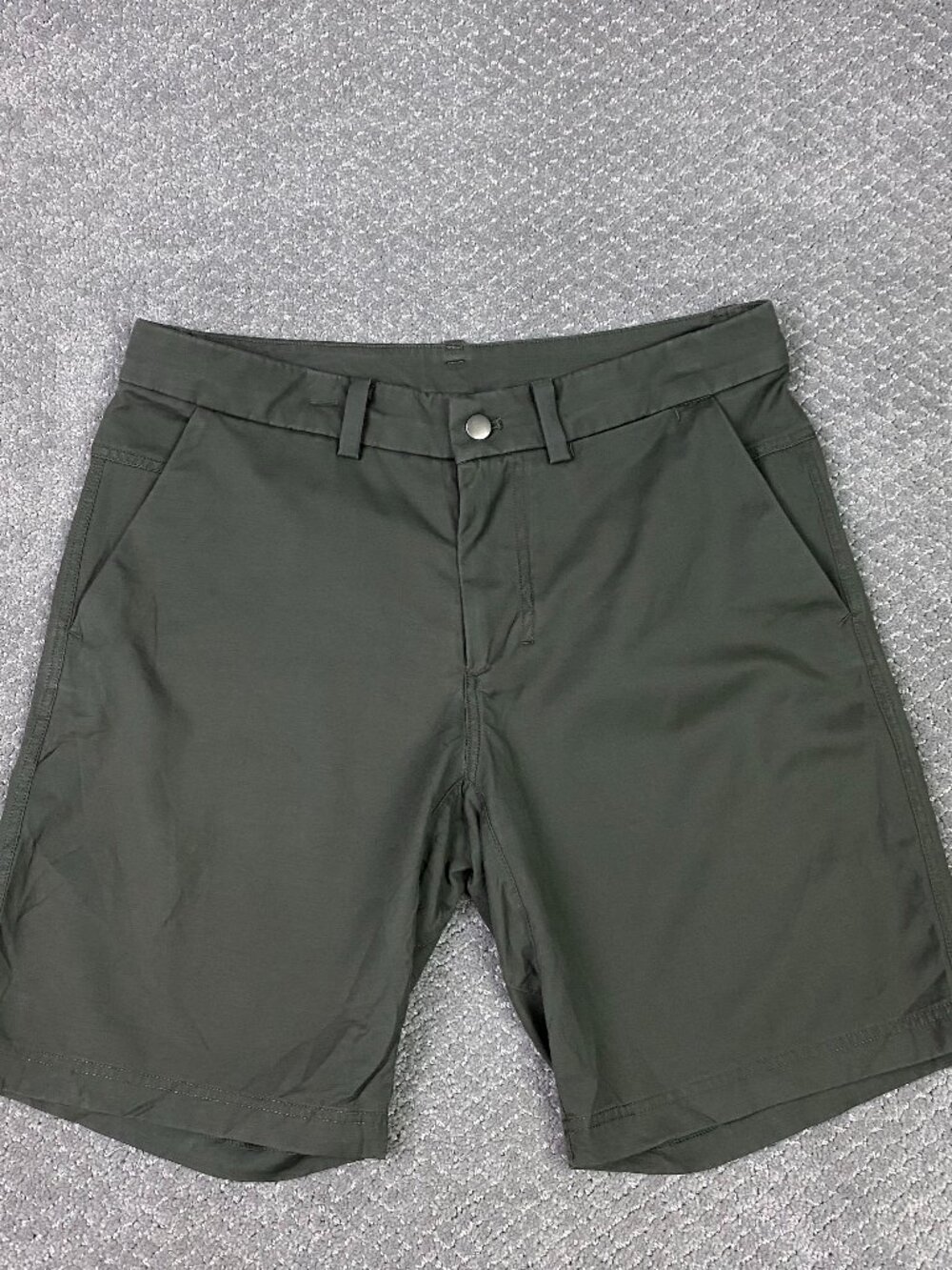 Lululemon Commission Shorts Mens 32 x 9 Green Chino Casual